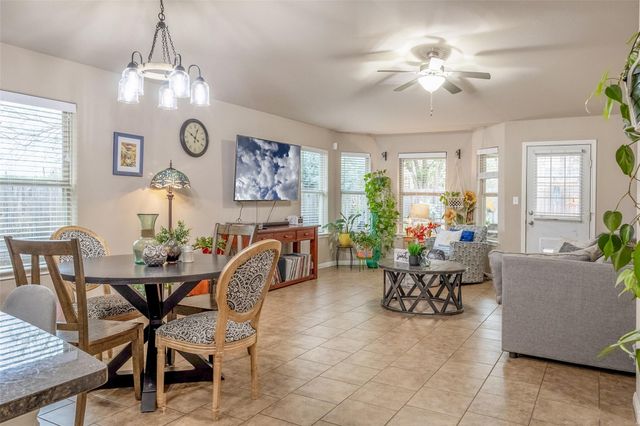 210 Wincliff DR, Buda, TX 78610