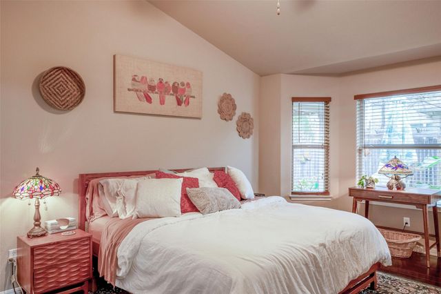 210 Wincliff DR, Buda, TX 78610