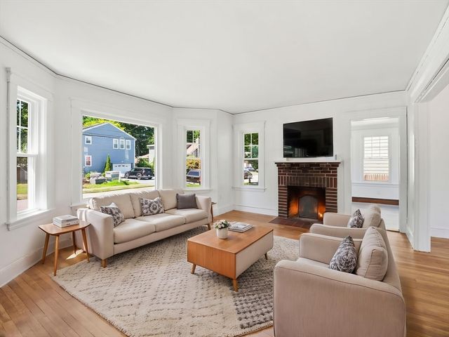 34 Burdette Ave, Framingham, MA 01702
