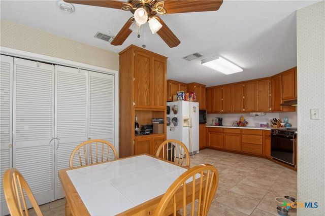 123 E Harbor Drive, Port Lavaca, TX 77979