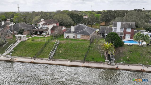123 E Harbor Drive, Port Lavaca, TX 77979