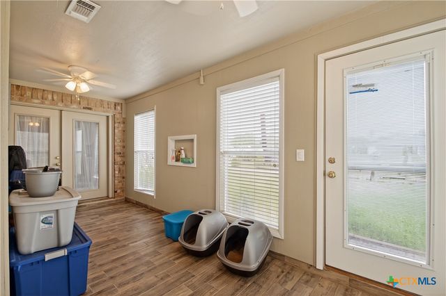 123 E Harbor Drive, Port Lavaca, TX 77979