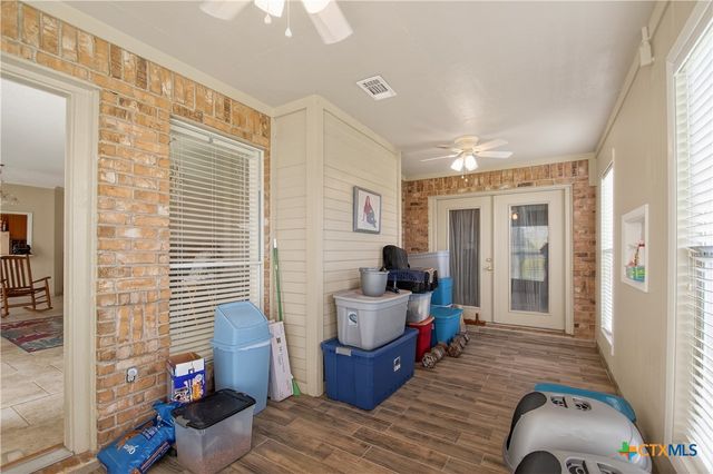 123 E Harbor Drive, Port Lavaca, TX 77979