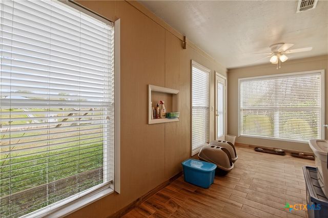 123 E Harbor Drive, Port Lavaca, TX 77979
