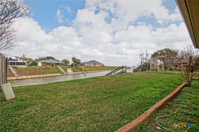 123 E Harbor Drive, Port Lavaca, TX 77979