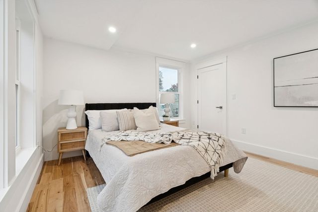 15 Spring Hill Ter, Somerville, MA 02143