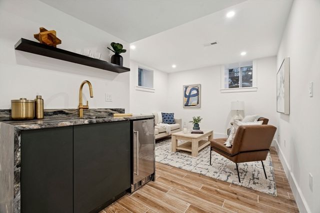 15 Spring Hill Ter, Somerville, MA 02143