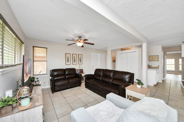 2806 Oak Drive, Dickinson, TX 77539