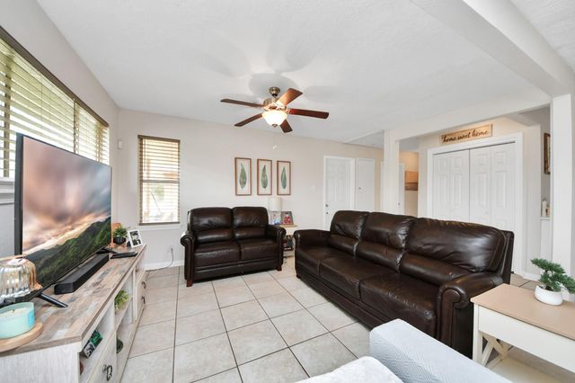 2806 Oak Drive, Dickinson, TX 77539