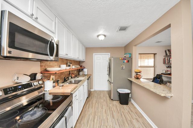 2806 Oak Drive, Dickinson, TX 77539