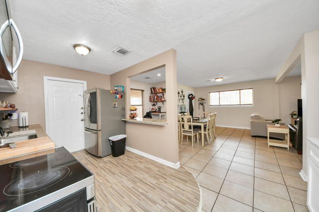 2806 Oak Drive, Dickinson, TX 77539