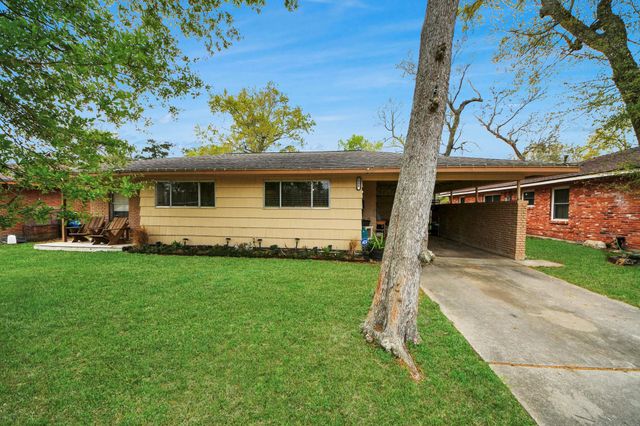 2806 Oak Drive, Dickinson, TX 77539