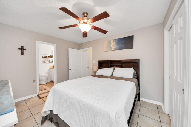 2806 Oak Drive, Dickinson, TX 77539