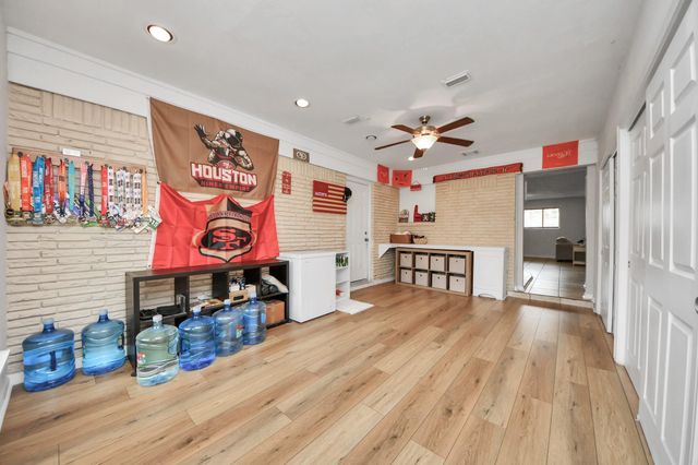 2806 Oak Drive, Dickinson, TX 77539