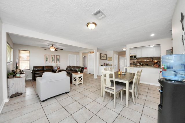 2806 Oak Drive, Dickinson, TX 77539