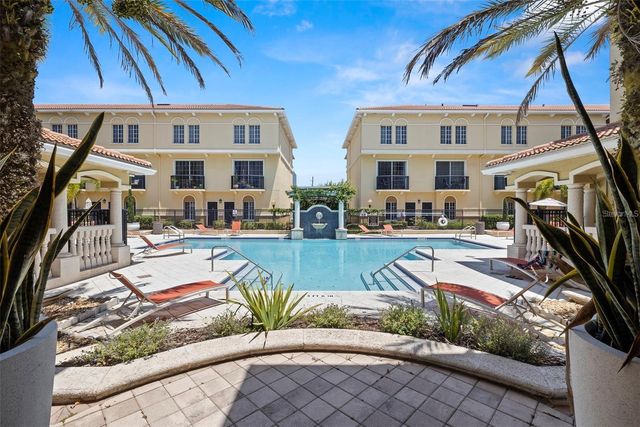 126 BEACH HAVEN LANE 126, Tampa, FL 33609