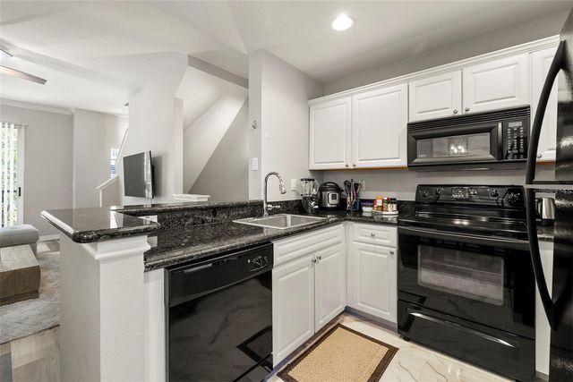 126 BEACH HAVEN LANE 126, Tampa, FL 33609