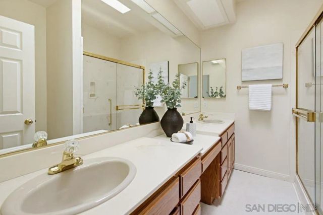 17844 Joyas Ct, Poway, CA 92064