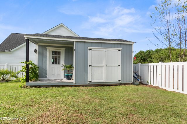 254 E Red Head Circle, Sneads Ferry, NC 28460