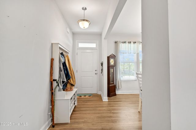 254 E Red Head Circle, Sneads Ferry, NC 28460