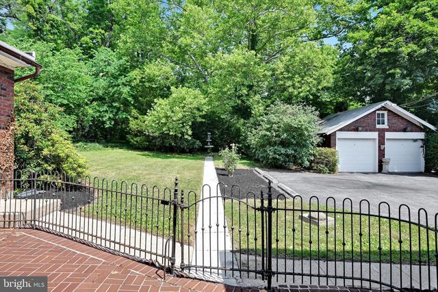 1920 MARKET ST, Camp Hill, PA 17011