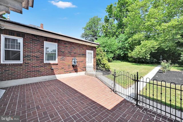 1920 MARKET ST, Camp Hill, PA 17011