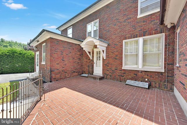 1920 MARKET ST, Camp Hill, PA 17011