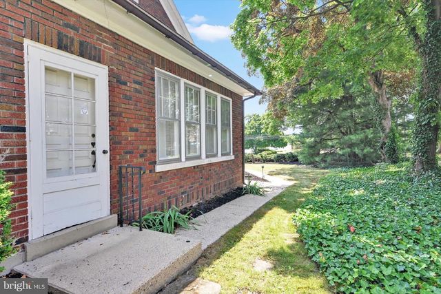 1920 MARKET ST, Camp Hill, PA 17011