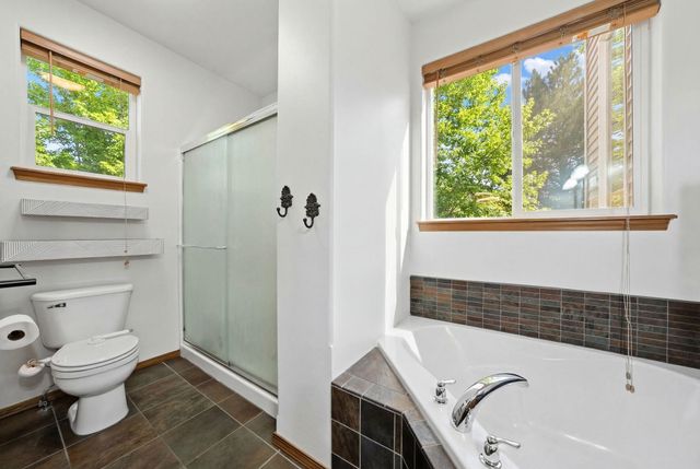 17817 E Galaxy Ct, Greenacres, WA 99016