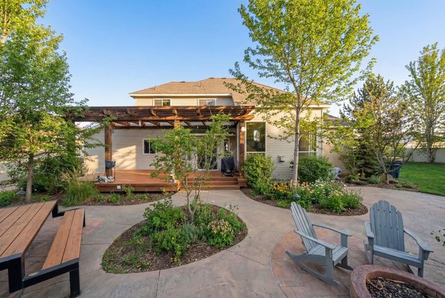 17817 E Galaxy Ct, Greenacres, WA 99016