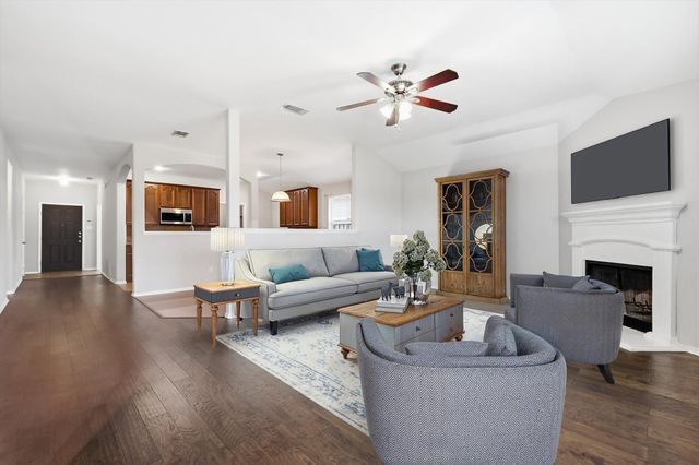 652 Lincoln Avenue, Lavon, TX 75166