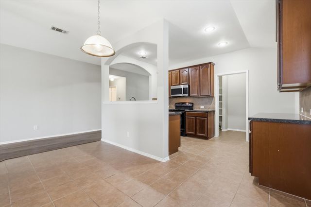 652 Lincoln Avenue, Lavon, TX 75166