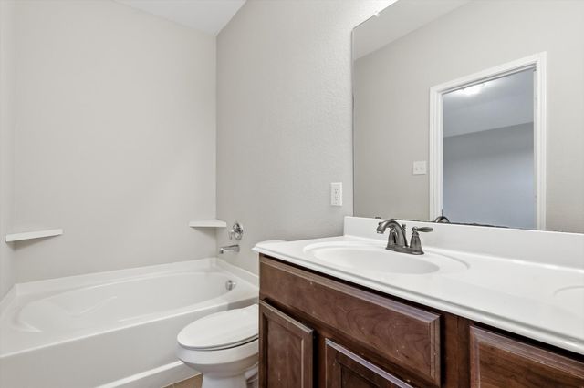 652 Lincoln Avenue, Lavon, TX 75166