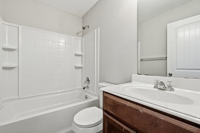 652 Lincoln Avenue, Lavon, TX 75166