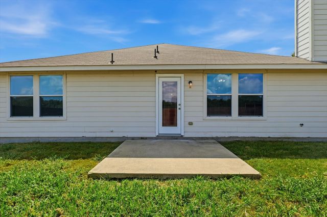 652 Lincoln Avenue, Lavon, TX 75166