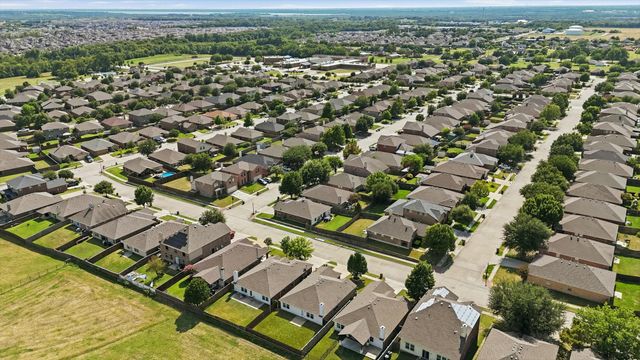 652 Lincoln Avenue, Lavon, TX 75166