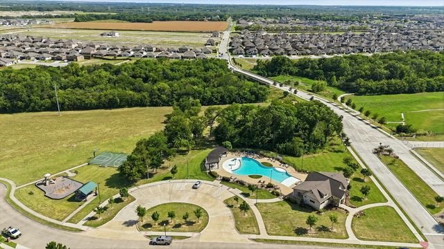 652 Lincoln Avenue, Lavon, TX 75166