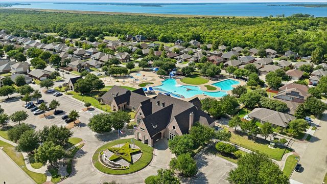 652 Lincoln Avenue, Lavon, TX 75166
