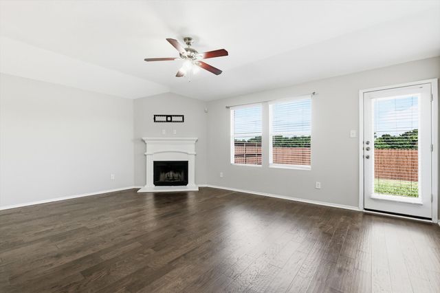 652 Lincoln Avenue, Lavon, TX 75166