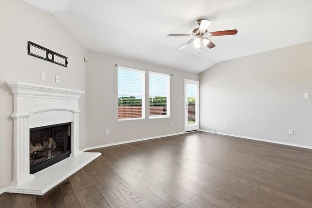 652 Lincoln Avenue, Lavon, TX 75166