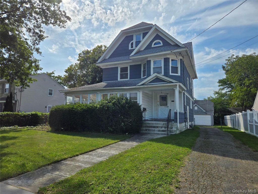 302 Locust Avenue, Freeport, NY 11520 — exterior