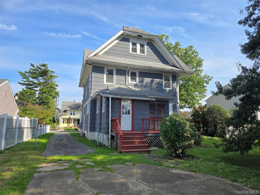 302 Locust Avenue, Freeport, NY 11520 — photo 5
