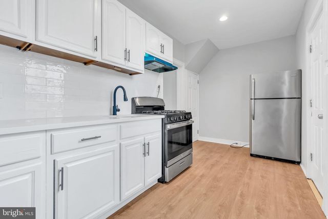 235 N WILLOW AVE, Gloucester City, NJ 08030