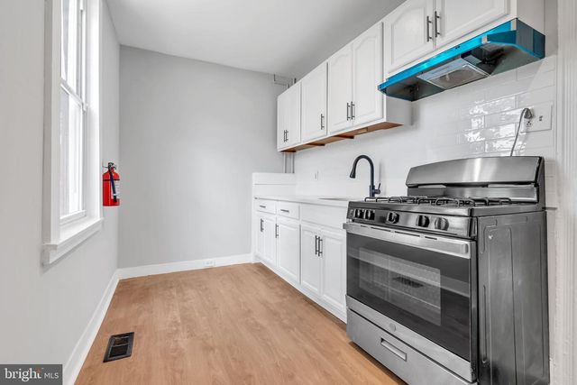 235 N WILLOW AVE, Gloucester City, NJ 08030