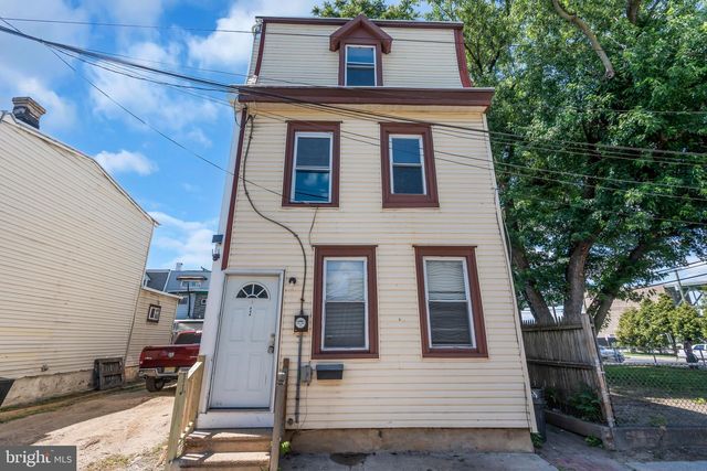 235 N WILLOW AVE, Gloucester City, NJ 08030