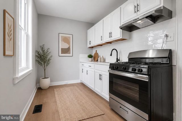 235 N WILLOW AVE, Gloucester City, NJ 08030