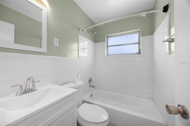275 LAKEVIEW DRIVE, North Fort Myers, FL 33917