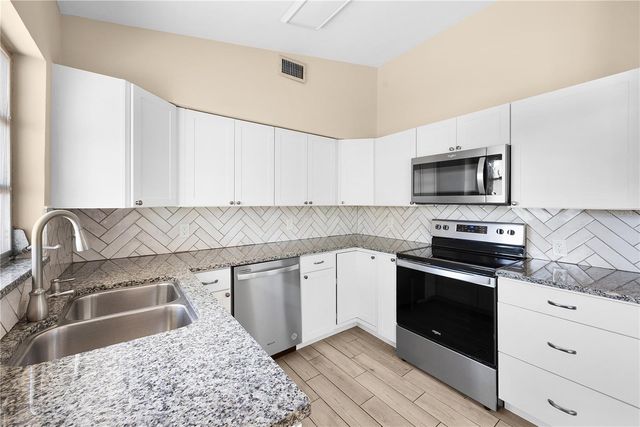 275 LAKEVIEW DRIVE, North Fort Myers, FL 33917