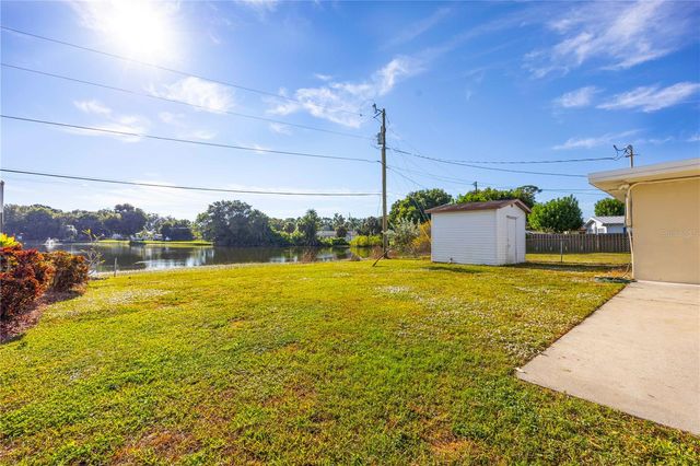 275 LAKEVIEW DRIVE, North Fort Myers, FL 33917