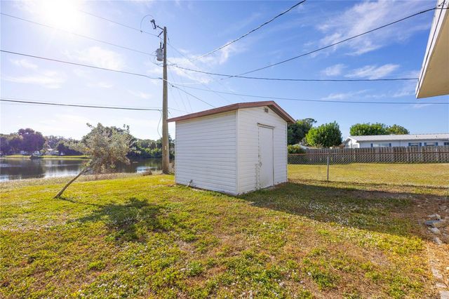 275 LAKEVIEW DRIVE, North Fort Myers, FL 33917